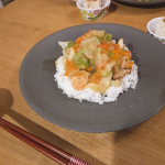 #セブンミール の#オイシックス #ミールキット  で海鮮八宝菜🥬午前中遊びに行った帰りにセブンで受け取って、調理は10分でちゃちゃっと💫一皿で野菜たっぷり摂れてうれしい！もちろん味もおいしくて、&hellip;のInstagram画像