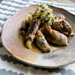 ある日の一品。ナスの豚肉巻き。*ようやく秋っぽくなってきましたね🍁秋は色々好きなものありすぎるんですがなすも大好き🍆*冷蔵庫に豚肉があったのでいつもは一緒に炒めるんですが少し時間あっ&hellip;のInstagram画像