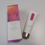 パルコレ ハンドクリーム RR 50gまるで香水みたいな爽やかに香るハンドクリーム！！❣️こうゆうずっと欲しかった！！オシャレでケアも出来るハンドクリーム✨見た目がオシャレで持ち運びた&hellip;のInstagram画像