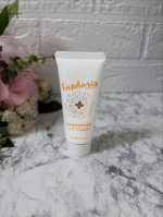 キンモクセイの香りBIBIDAY・Euphoria キンモクセイ ハンドクリームをお試しです♪キンモクセイの香りと共に、手や爪にうるおいを与えて、美しい手元を演出してくれるハンドクリームになりま&hellip;のInstagram画像