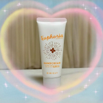 BIBIDAY Euphoria キンモクセイハンドクリームを使ってみました✨３種のヒト型セラミドが配合されていて、金木犀のパッケージも可愛い🥰持ち運びしやすいミニサイズです✨伸びがも良くベタつ&hellip;のInstagram画像