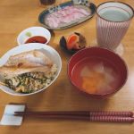 夫がレンコ鯛とホウボウをさばいてくれたのでお刺身とお茶漬けと粗汁にして魚尽くし定食に♡お米は#mybrown #発芽玄米 を使っています。無洗米なのでとても便利！玄米なのに全然ぱさつかなくてもちも&hellip;のInstagram画像