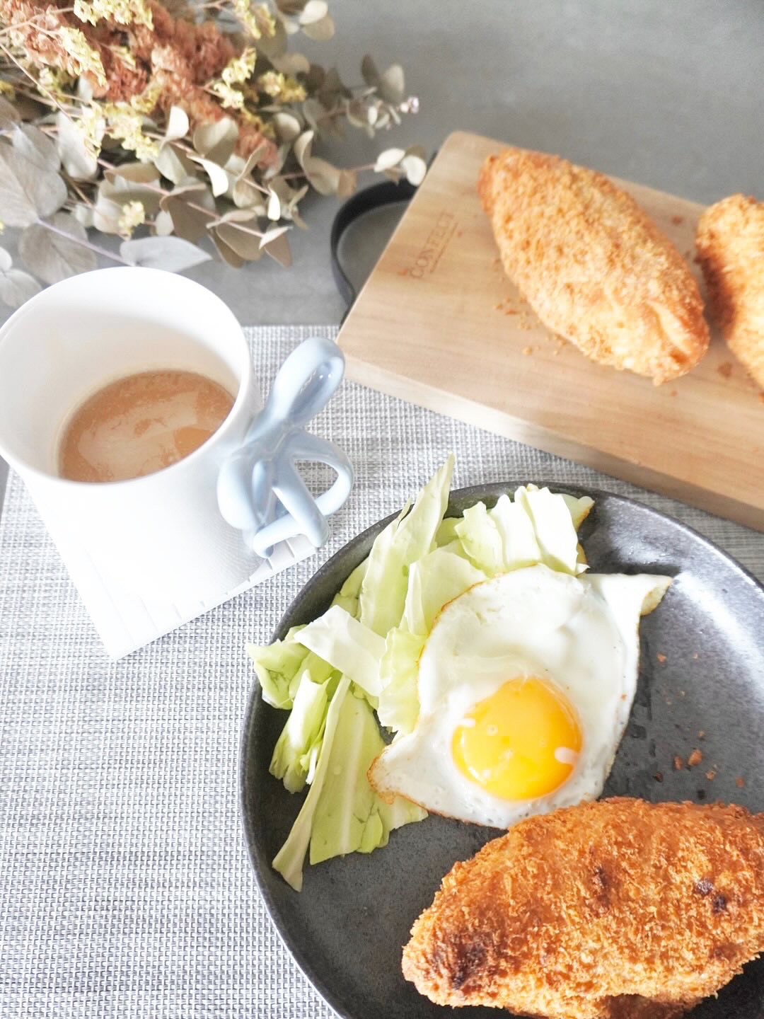 口コミ投稿：今日の朝食は…【かめぱん】サクサク衣のカレーパン（カレー番長）🍛🍞全国の名店の冷凍…