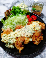 .清水食品株式会社さまの秋冬新商品【きざんだたまねぎのピクルス（瀬戸内レモン入り）】をお試ししました。きざんだたまねぎに瀬戸内レモンの果汁と果皮を加えた、香り爽やかなピクルスだそうで、単独で食べ&hellip;のInstagram画像