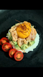 絶賛卵黄のお醤油漬けと、メレンゲの組み合わせにハマっているワタクシ是非ぜひ試して欲しい2品💡&acute;-基本はどちらも★卵黄のお醤油漬け(30分以上)★ひとつまみの塩入メレンゲを使います。&hellip;のInstagram画像