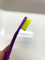 クラプロックスCS5460を使ってみました。スイスで誕生した歯ブラシで、ブラシの毛が柔らかく、弾力性があって、歯茎にも優しいです。持ち手も普通の歯ブラシより長くて、奥までしっかり届きます。耐久&hellip;のInstagram画像