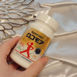 最近、ずっと立ちぱなしで、膝を曲げると、違和感が、そして痛くなる最近のなやみ・・・💦&nbsp;ずっときなっていたこちらのアイテム☺️ロコモア 飲んでみました。よく、膝といえばで　話題になっていたから&hellip;のInstagram画像