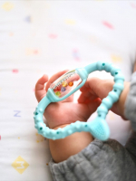 ...クラプロックスベビー歯がため👶🦷対象年齢０ヶ月〜２４ヶ月の赤ちゃん用歯がためを使わせていただきました💫歯が生え始めてる赤ちゃんの口の中は特に敏感になっていてむずがゆくなってなん&hellip;のInstagram画像