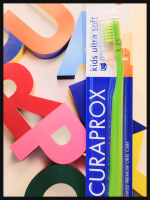 子どもの歯みがきをもっと心地良くしたくてクラプロックスの子ども用歯ブラシを試してみました。.最初に驚いたのは、そのやわらかさ。歯ぐきに当たっても刺激がほとんどなく、それでいてしっかりと汚れを&hellip;のInstagram画像