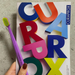 クラプロックス🪥...インビザライン初めてからオーラルケアには気を使うようになり毛質が柔らかく高密度ヘッドの大きさも磨きやすさも私好み◎カラフルで可愛いのも特徴...トラベルセ&hellip;のInstagram画像