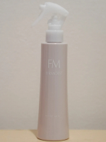 .ワンオペ風呂、、子どもたち3人を洗って拭いて、着替えさせて、髪を乾かしてーってやることいっぱい。保湿ケアまで手が回らない〜😫と思っていたいたときに出会えたアイテム♡全身うるおいケアがこれ一本で&hellip;のInstagram画像