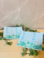 【華日和（hana-biyori）】やさしく潤う和のスキンケア🌿ローションはとろみのない軽いテクスチャで、肌にスーッと浸透。べたつかず、でもしっかり潤う感じがすごく心地いい✨ミルクは柑橘っぽい&hellip;のInstagram画像