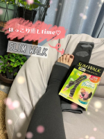 スリムウォーク金曜日のリセットリフレをお試ししたよ*&middot;˚ ༘♡個人的に大好きなスリムウォーク！普段から結構色々愛用中🥰段階圧力設計でギュギュっとひきしめもいいけど、足裏プッシャー付きで&hellip;のInstagram画像