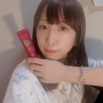 今回は、安心健康ライフさんの「アロエモイスチャーローズ ハンドクリーム」を、使ってみました(*&acute;꒳`*)♡こちらは、アロエベラ葉エキスを配合した、保湿力が高いのにべたつかないハンドク&hellip;のInstagram画像