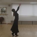 急に季節が進み、スタジオではレッグウォーマーを履くようになりました。商売道具の脚、大切だからね。最近、足腰用のサプリメント、導入。アスリートな毎日だから、予防のためでもあります。&hellip;のInstagram画像