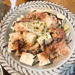 🍋✨寺岡家のダブルレモンぽんず 300ml✨🍋瀬戸内で育ったレモンの果汁とピューレを使用した、さわやかな香りとほどよい酸味が特長のぽんずです🍋💛果汁とピューレの&ldquo;ダブルレモン&rdquo;で、レモンの風味&hellip;のInstagram画像