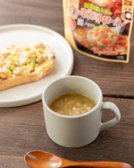 シェフズリザーブレンジでごちそうスープをご紹介します♪常温保管できて、レンジで約1分温めるだけの便利なスープです。・根菜と豆と大麦の白いミネストローネ(150g)　・北海道産コーンのポタージ&hellip;のInstagram画像