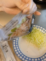 #PR #大阪ガス #FitDish2507_8 #monipla #fitdish_fanFitDish たんぱく質コース お魚とお肉とバランス良く入っていました。 湯煎やレンジで温める&hellip;のInstagram画像