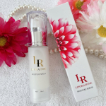 最近、乾燥が気になってきたので美容液をチェンジしました。とろっと濃厚で、オールインワンとしても使えるくらい頼もしい美容液。スキンケアの最初に使うことで、50代の肌もしっとりふっくらして、つい触れ&hellip;のInstagram画像