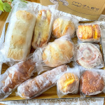 ぱん結び @pan_musubi さまより青森県青森市の二階堂イートファン店のおまかせセットが届きました🍞「毎日食べるものだからこそ体にいいものを」大切にしているパン屋さんです🍀届いて箱を開ける&hellip;のInstagram画像