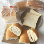 【福田パン】４種のコッペパン＆食パンセット🍞岩手県盛岡市にあるパン屋さんの福田パンです✨コッペパンのお味はあんバター、ジャムバター、クッキー＆バニラ、珈琲＆チーズの4種類！食パンは1斤サ&hellip;のInstagram画像