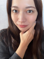 潤姫桃子S1美容液🍑🎀ナイアシンアミド、ツボクサエキス（CICA）や桃葉エキス等の美容成分もはいってる🎶スポイトタイプで使いやすいよ◎テクスチャはみずみずしい🪽伸びが良くて肌なじみ&hellip;のInstagram画像