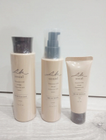 AK usua●薬用ｕ ローション 150mL［化粧水］ ●薬用ｕ ミルク 110mL ［乳液］ ●薬用ｕ クリーム 40g ［クリーム］ナチュラルな印象のデザインが素敵です🩷ローション&hellip;のInstagram画像