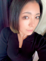 実はひとつ、今取り入れてるものがあって...それが 人気ブランド&ldquo;潤姫桃子&rdquo;の美容液✨こうすっぴんと並ぶとおもろいけども笑肌の調子がゆらぐ時期だからこそ、スキンケアは丁寧にしなきゃね♡♡&hellip;のInstagram画像