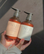 使い始めてから1週間が経ちました︎👍🏻 ̖́-毎日のバスタイムがちょっと特別な時間に𓂃𓈒𓏸シャンプーは泡立ちがとっても良くて、地肌までしっかり洗えてる感覚🫧✨洗い流したあともキシキシせず、指&hellip;のInstagram画像