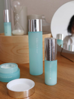 𓃟⁡⁡コラリッチ ソア 4点フルラインセット3週間近く使ってきたけど朝晩で使い分ける美容液にも慣れてきて朝も夜もすーーっとなじみやすくて私はクリームが特にお気に入り❤︎形状記憶みたいに&hellip;のInstagram画像