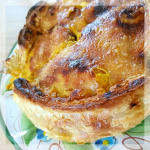 #かぼちゃとクリームチーズのキッシュ#かぼちゃ と#クリームチーズ をたくさん使いました#パイ生地 は先に空焼きする方がいいと学びましたカットの写真を撮ってなかった&hellip;中身は玉ねぎとウィンナ&hellip;のInstagram画像