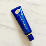 シワ、シミWでケアできるアイクリーム。少量でも伸びが良く、保湿力もあって扱いやすい印象です。ホワイトフローラルの香りはほんのり香ります。まだ使い始めですが肌の透明感とほうれい線に期待が持てそう&hellip;のInstagram画像