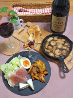 .簡単なおつまみで...やっぱり今日はこれっ🍷#おうちごはん #おうちバル #おうちのみ#ボージョレヌーヴォ解禁日 #ボージョレヌーヴォ#ボージョレヌーヴォ解禁 #ボージョレヴィラージュ &hellip;のInstagram画像