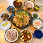 🍋✨寺岡家のダブルレモンぽんず 300ml✨🍋瀬戸内で育ったレモンの果汁とピューレを使用した、さわやかな香りとほどよい酸味が特長のぽんずです🍋💛果汁とピューレの&ldquo;ダブルレモン&rdquo;で、レモンの風味&hellip;のInstagram画像