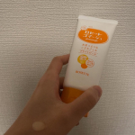 ロゼットゴマージュ ブライトピールお肌のザラつき・ごわつき・くすみ悩みの原因となる古い角質をポロポロ絡めとるピーリングジェル。30秒くるくるするだけ！くすみが気になる時は必ず使いたい&hellip;のInstagram画像