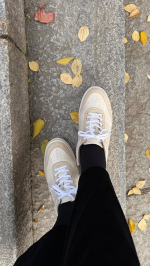 ＼秋の行楽のお供に／四国を中心に横浜から車で3泊4日の旅に出かけたのですが、その際にお連れしたお靴がこちらっ👟👟"AKAISHIの厚底スニーカー"169厚底スニーカーとにかく旅先では&hellip;のInstagram画像