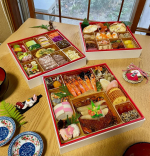 ※先月からおせちのCMや広告をよく見かけます。その度に夫が「こう言う何万円もするおせち、みんな買うのかなぁ？」と言っていました。これまでおせちは作れるものは作って、無理なものは買って、自分で詰め&hellip;のInstagram画像