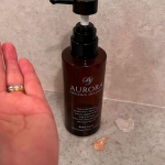 一本使ってみてビックリ‼️乾燥ダメージでパサパサうねうねの髪の毛がサラサラになりました✨これからも使い続けたいシャンプーです。トリートメント不要これだけでサラサラになる不思議なシャンプー❣&hellip;のInstagram画像