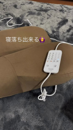 ⁡横向きの時の腕のポジションがいまいちよく分からん人本当に試して欲しい枕を見つけてしまった😍⁡温めながらホット一息してるとそのまま寝落ち😴タイマーもあって安全だから気にせず寝れて🙆&zwj;♀️⁡&hellip;のInstagram画像