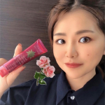 🌹🩷寒くなってきて肌乾燥が出てきました⛄️こどもの汚れた服や靴をゴシゴシ洗ったり、家を水拭きしたり&hellip;料理も好きなので毎日水仕事が多いのですが、ネイルもしているので出来るだけ長持ちさせたいし、潤&hellip;のInstagram画像