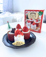 ．@kyoritsu_kitchen 様の「クリスマスミニケーキキット」を使ってミニケーキを作ってみました🎄キットはスポンジケーキミックス・ホイップクリームミックス・焼き型がセットにな&hellip;のInstagram画像