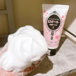 香りが良すぎて正直びっくり🌸ロゼット洗顔パスタ 桜の香り@rosette.officialこれは洗顔というより、気分を上げる朝のルーティン。泡立てた瞬間に広がる、甘酸っぱい桜の香りが最高すぎ&hellip;のInstagram画像