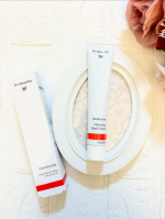 🌿🖐️ オーガニック認証ハンドクリームDr.ハウシュカ ハンドクリーム乾燥で荒れがちな手指に、うるおいを与えながらやさしく保護✨さっと角質層までなじんで、べたつきを残さない使い心地が嬉し&hellip;のInstagram画像