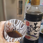 「あごだし醤油」のモニターそのまま薄めて飲んでみると出汁の風味がしっかりしていて麺類に使えそう。今回は写真のようなチンジャオロース風の炒め物、大根の葉とちりめんじゃこの炒め物（特にあど出汁の風味とフ&hellip;のInstagram画像