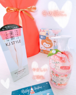 🤍《2025年ありがとう》選べるコスメセットに当選し、冬のカサつきボディスベスベセットをいただきました。クリスマスイブに届いた、真っ赤な袋のラッピング🎄開封する瞬間からわくわくして、自分&hellip;のInstagram画像