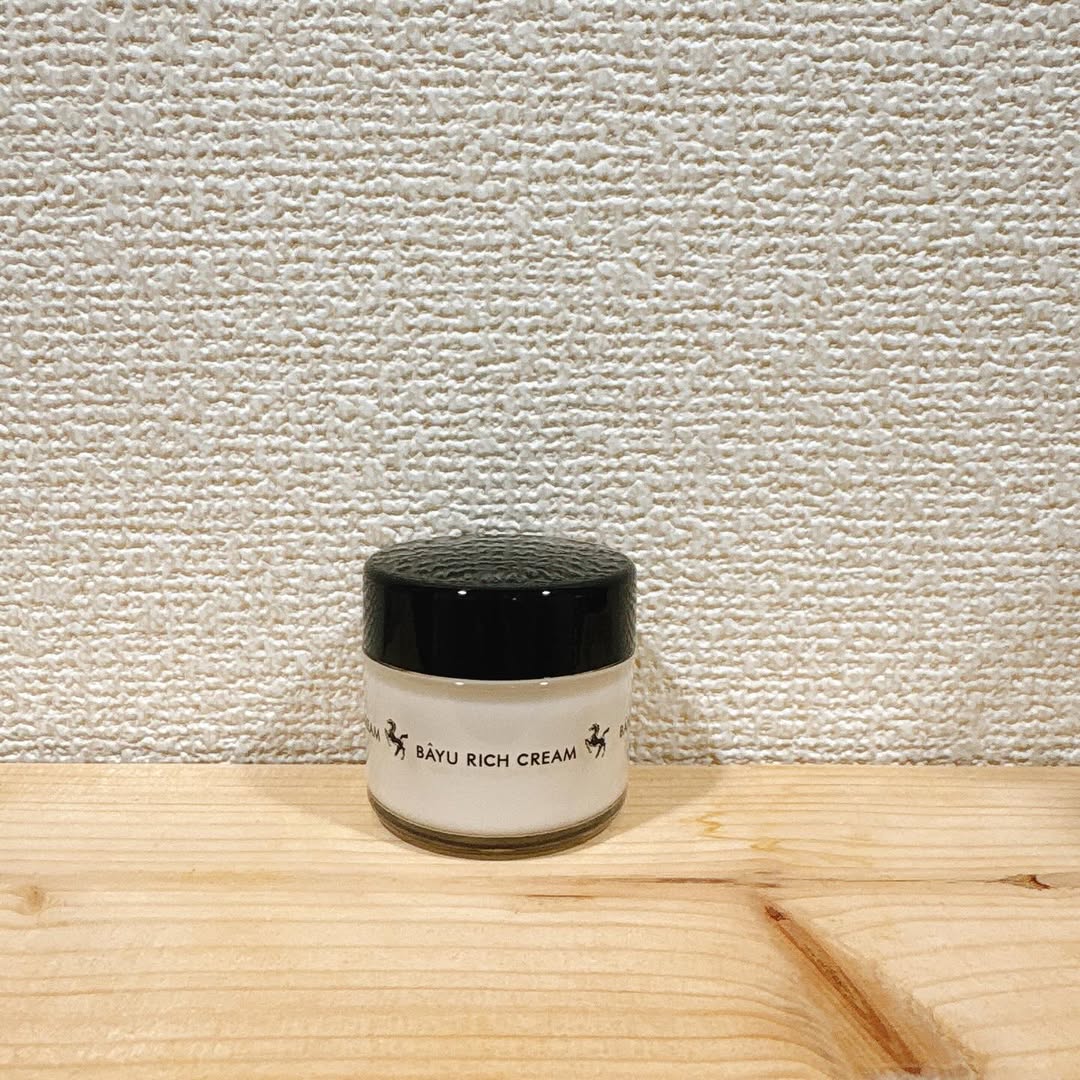 口コミ投稿：こっくりしたクリームだけど、伸ばすと意外と軽め！しっかり保湿されて、肌がもっち…