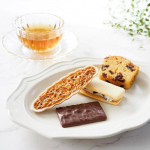 .  おうちＣＯ-ＯＰの人気お菓子deおやつの時間𓂃 𓈒𓏸 　☑ＣＯ-ＯＰラムレーズンサンド　☑ＣＯ-ＯＰハイシャレル　☑ＣＯ-ＯＰアーモンドリーフ　☑果実をぜいたくに使ったフルーツケー&hellip;のInstagram画像