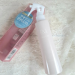 .⁡⁡⁡⁡背中のケアってどうしてますか？⁡⁡背中って自分じゃ手が伸びないし、、でもこの季節乾燥してかさっとするしかゆいしみたいな🤔🤔⁡⁡⁡⁡こちらのワセリンスプレー、まさかの逆さにしてもスプ&hellip;のInstagram画像