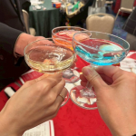 クリスマスから始まり、年末年始と飲む機会の多い季節がやってきました🥂帰省中の長男も大学生活最後の次男も、楽しんでる様子。「飲んでいくと、めっちゃええけ！朝までテキーラ飲んだけど大丈夫じゃけ！！&hellip;のInstagram画像