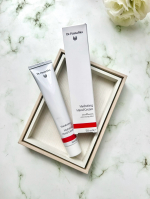 ＼Dr.ハウシュカ💖ハンドクリーム／@drhauschkajapan100％天然由来🌿オーガニック認証✨お気に入りで使っている手肌にやさしいハンドクリームです。香料・着色料・保存料フ&hellip;のInstagram画像